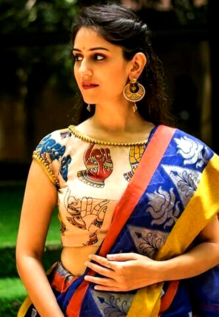Bored Of Wearing Traditional Blouses Do Not Miss These Trendy