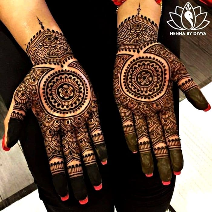 front hand Arabic mehndi design