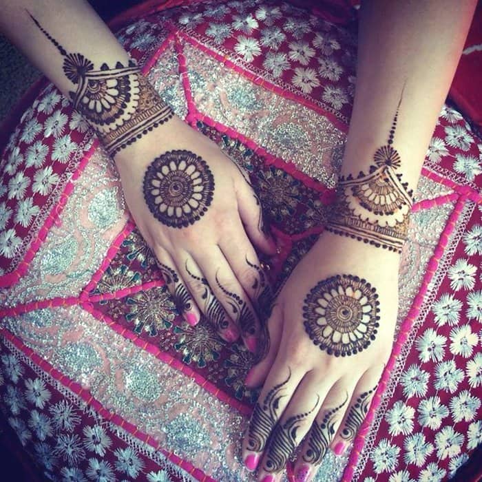 Simple and elegent henna design