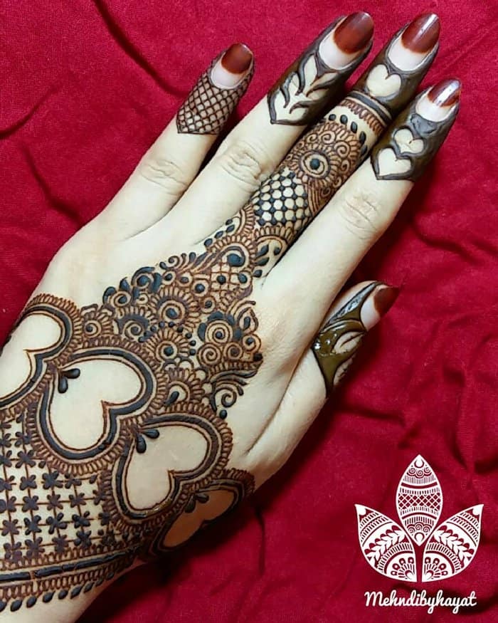 Details more than 83 heart shape tattoo mehndi design latest - in.eteachers