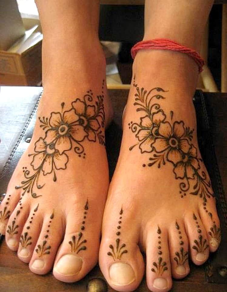 Floral leg mehndi designs for bridal