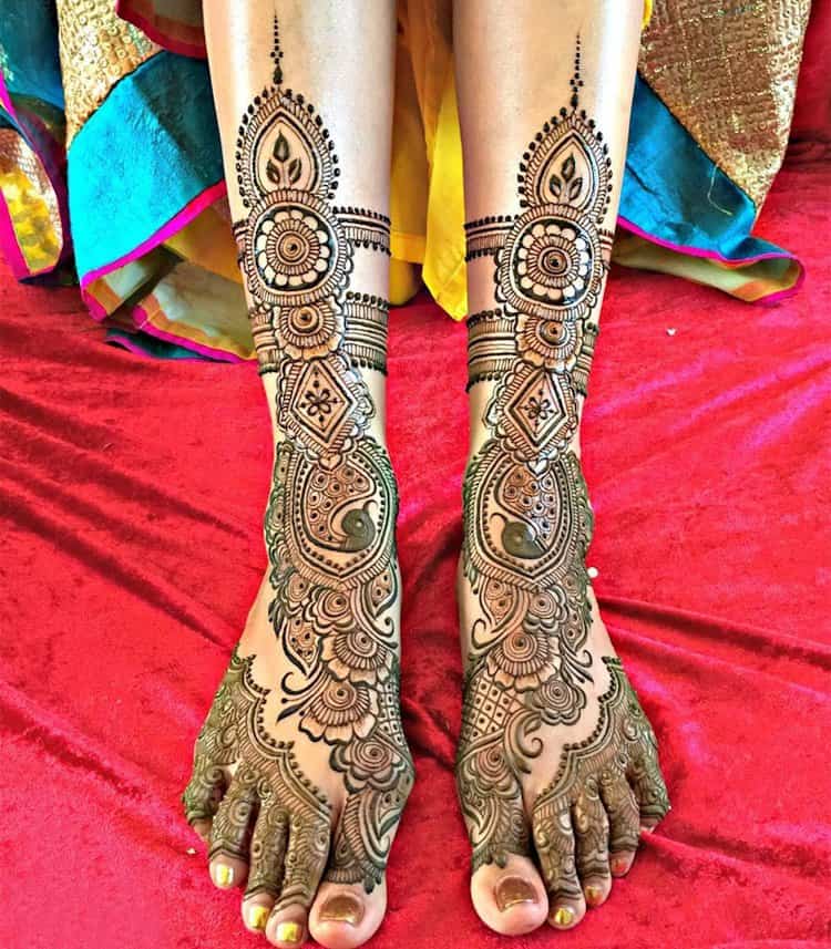 Top 111 Evergreen And Simple Mehndi Designs For Legs Foot