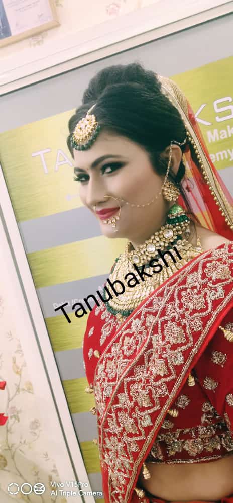 Tanubakshi Makeovers Celebrity and Bridal Makeup Artist