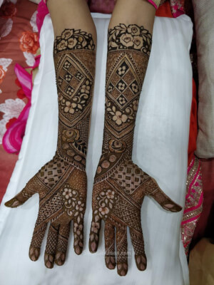 Bride Touch Of Art Celebrity Mehandi Designer Deepa  .   Deepa