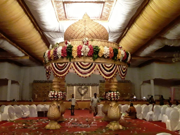 Closeup of Beautifully Decorated Big Golden Color Wedding Mandapa or Mantapa  Design Inside the Hindu Marriage Hall Editorial Stock Image - Image of  hinduism, gold: 199438464