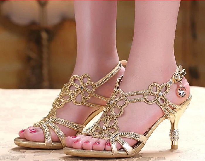 Pearl flower wedding shoes in pink for bridal shoes on wedding day-gemektower.com.vn