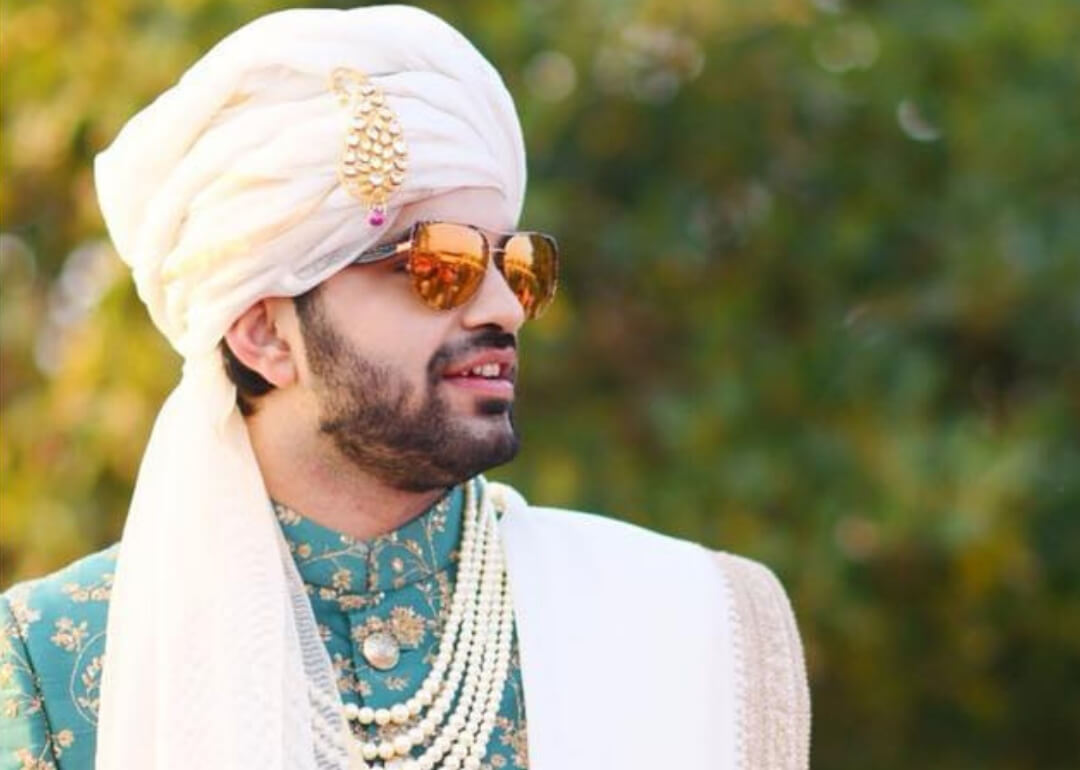 8 Peppy Safa Designs To Give A Royal Makeover To Your Quintessential Groom Look!