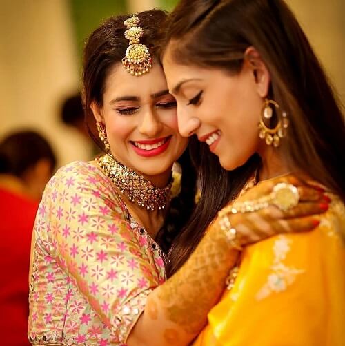 Top 13 Cute And Funny Thoughts That Every Bride’s Sister Has!
