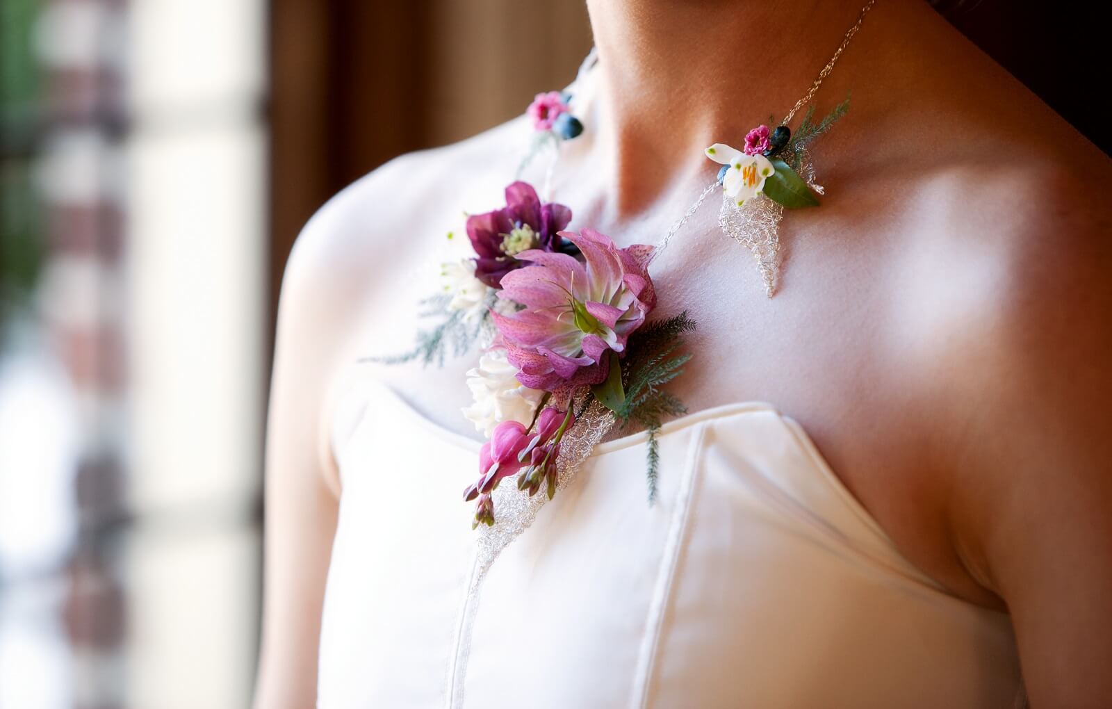 Floral Jewelry Alternatives Brides Can Try On their Weddings: A Bit Different Feel and Style