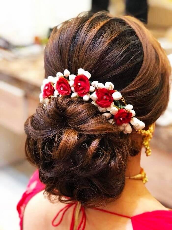 7 Quirky Wedding Hair Brooch Designs For The Perfect Bridal Look