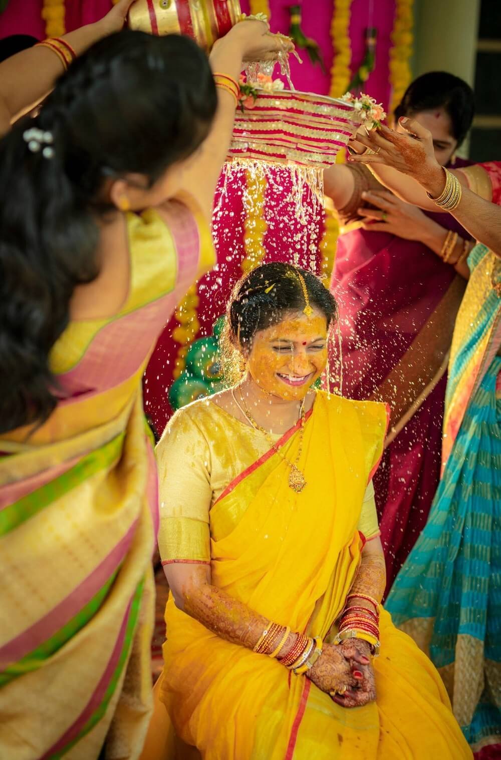 30 Resplendent Mangala Snanam Pictures From Beautiful South Indian Weddings