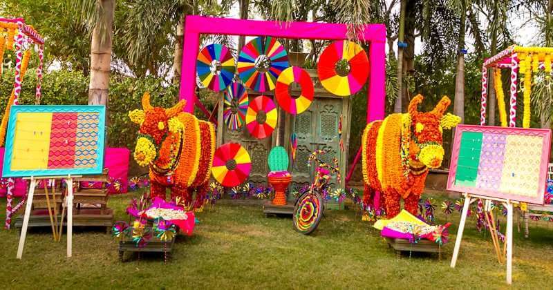 Spectacular Photobooth Ideas For Your Wedding And Mehndi Ceremony Photoshoot
