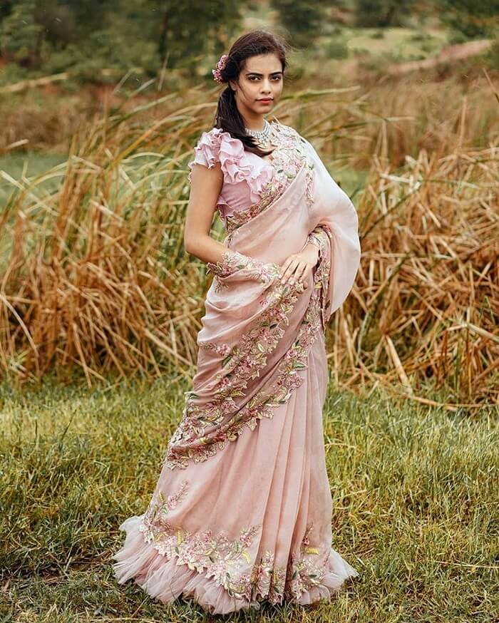 51 Majestic Bridal Sarees From Ace Designers To Make You Shine Like A ...