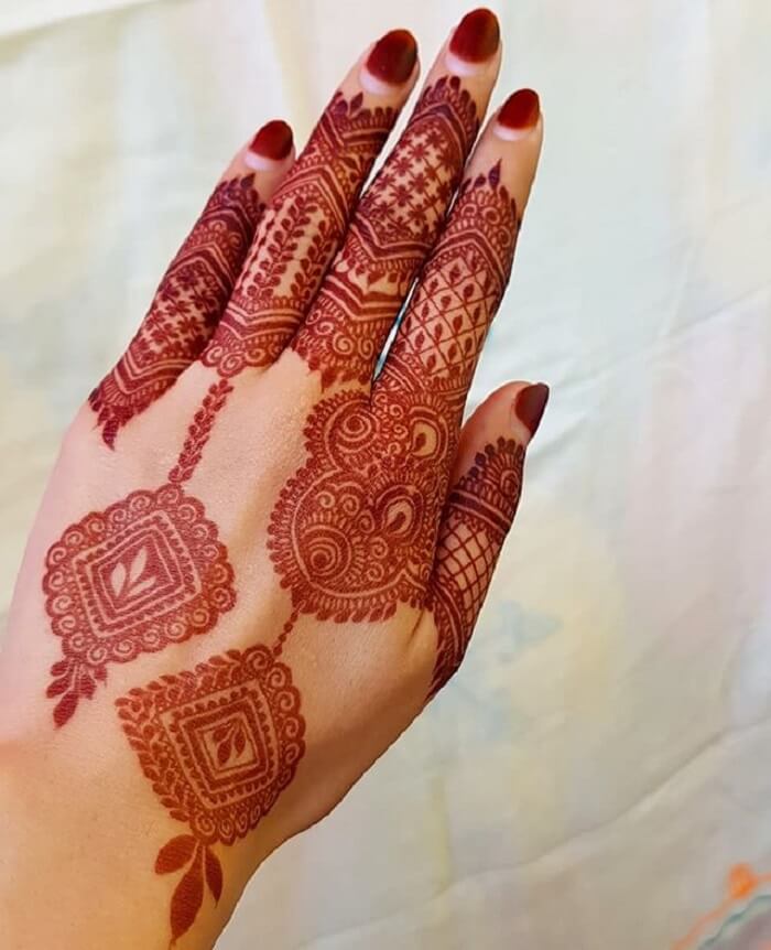 51 Impressive Diwali Mehndi Designs For Newlywed Brides Celebrating ...