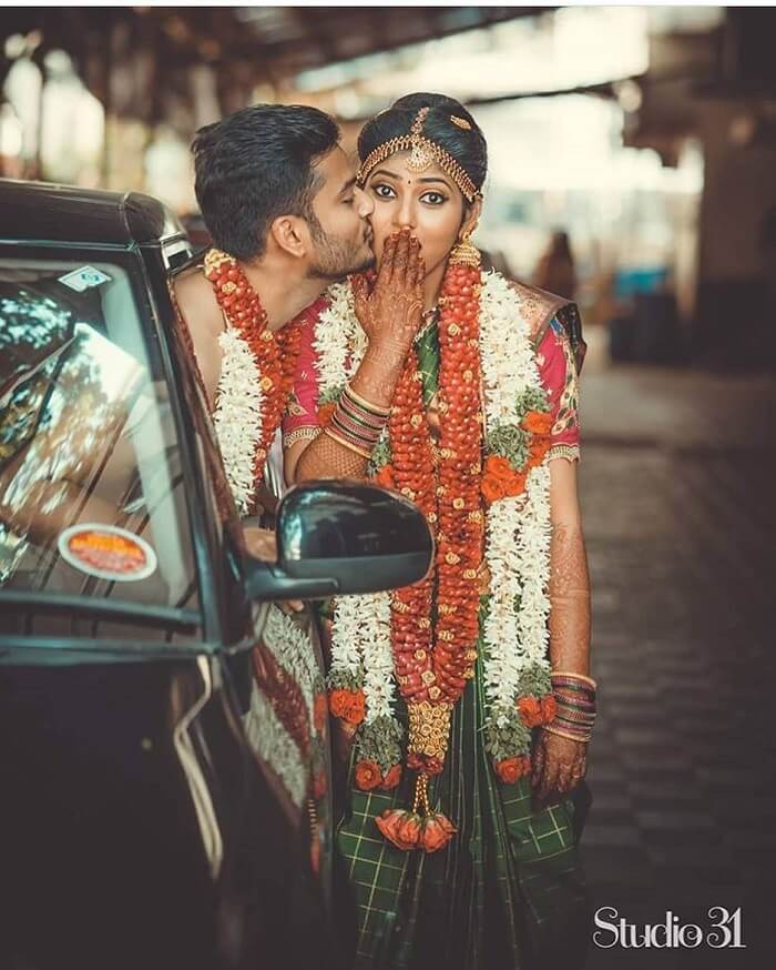 Photo poses for camera-shy couples to get the best wedding pictures |  PINKVILLA