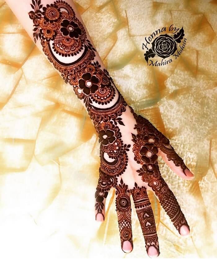 Varshika Mehandi Designs - Simple engagement mehndi of Ms.ramya 👰❤️😊  #varshika_mehandi_designs #mehndi #mehandi #mehndi #hennadesign #hennalove  #tattoo #art #artists #tattoos#mehendilove #artoftheday #artsofinstagram  #design #designer #creativity ...