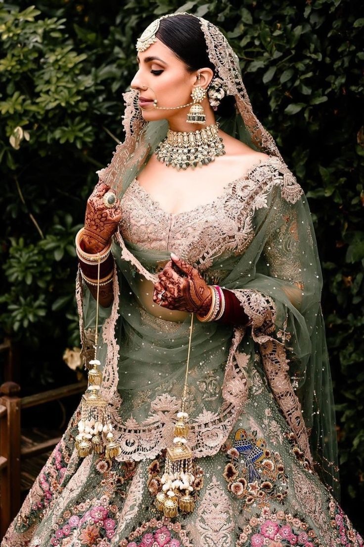 Opulent Real Brides in Pastel Colour Lehngas to Inspire You for Your D-Day Outfit! Opulent Real Brides in Pastel Colour Lehngas to Inspire You for Your D-Day Outfit!