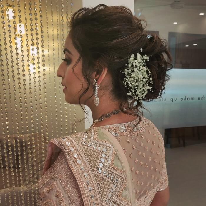 Engagement Hairstyles For Indian Brides Don T Miss These All Ponytails look beautiful on sarees. engagement hairstyles for indian brides