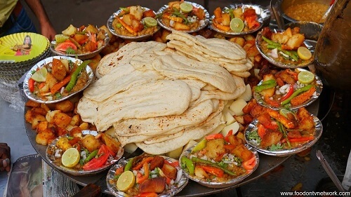 10 Delicious Street Foods to Consider for Wedding Catering in Delhi