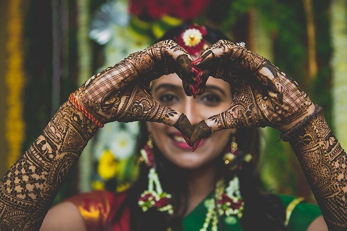 Trending Bridal Mehendi Poses To Try For Future Brides