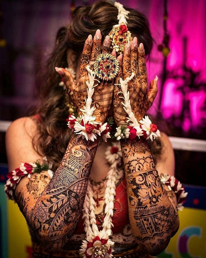 Bookmark These Unique  Best Wedding Mehndi Poses for Brides for Your  Upcoming Mehndi Photoshoot