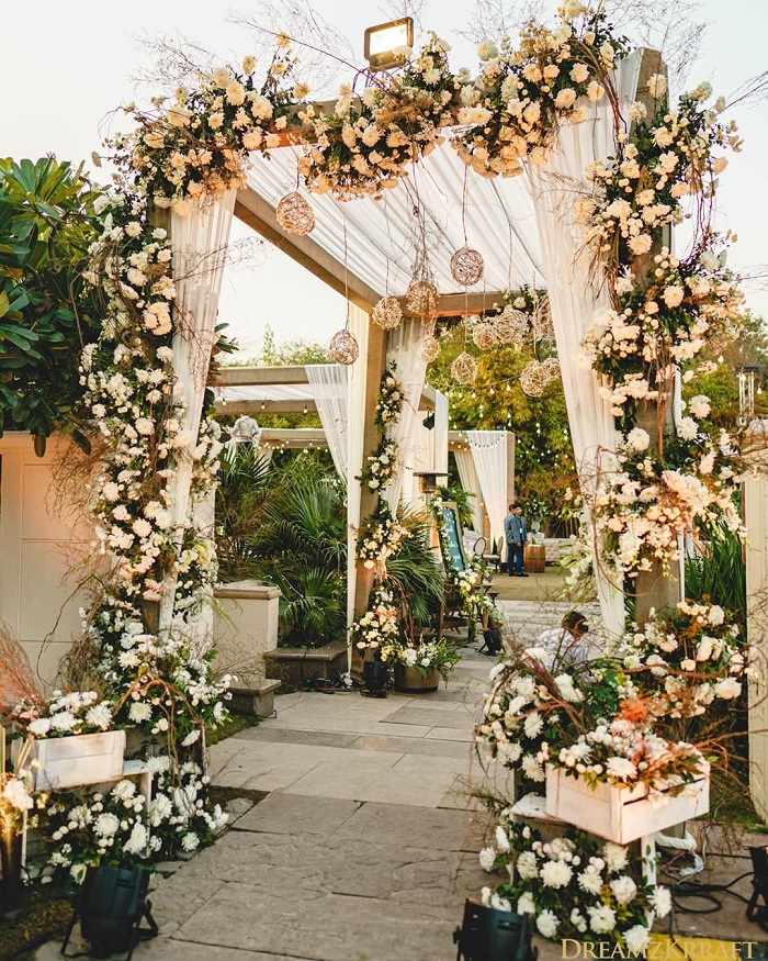 15+ Magnificent Wedding Entrance Decor Ideas To Create The Perfect