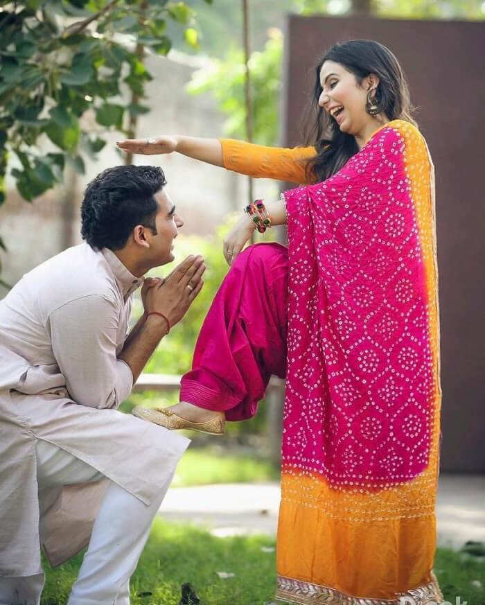 Funny Couple Poses For A Memorable Wedding in 2020