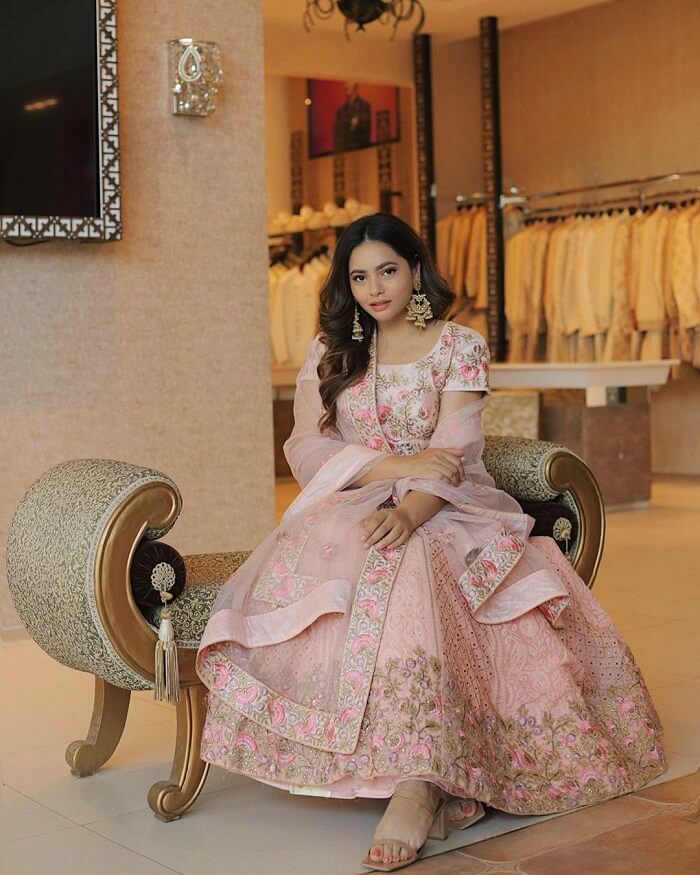 Get the Ultimate #DulhanWaliFeeling with Alia Bhatt in Mohey's New Bridal  Collection | WeddingBazaar