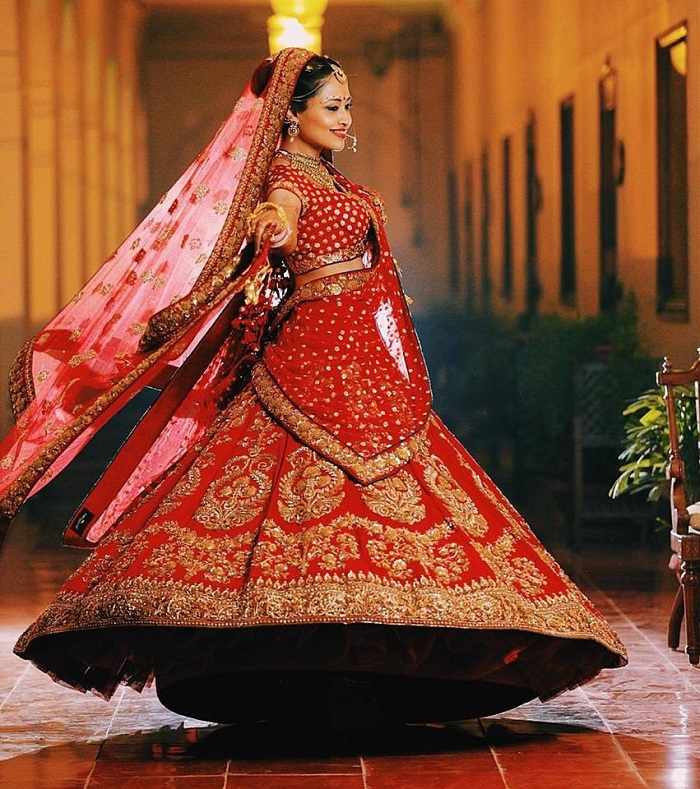 Twirling Indian Bridal Poses