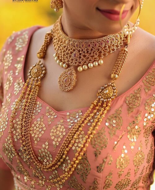 Stunning Bridal Gold Necklace Designs For The Swoon-Worthy Brides of 2021