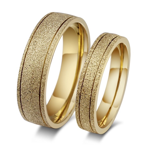 Jaunty satin and shiny gold wedding rings with brilliants | FIRESC