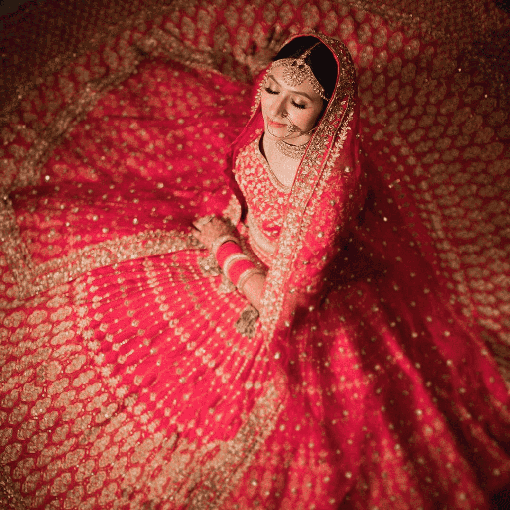 Bridal Poses 51: Capturing Love in Every Frame - Fashionisk