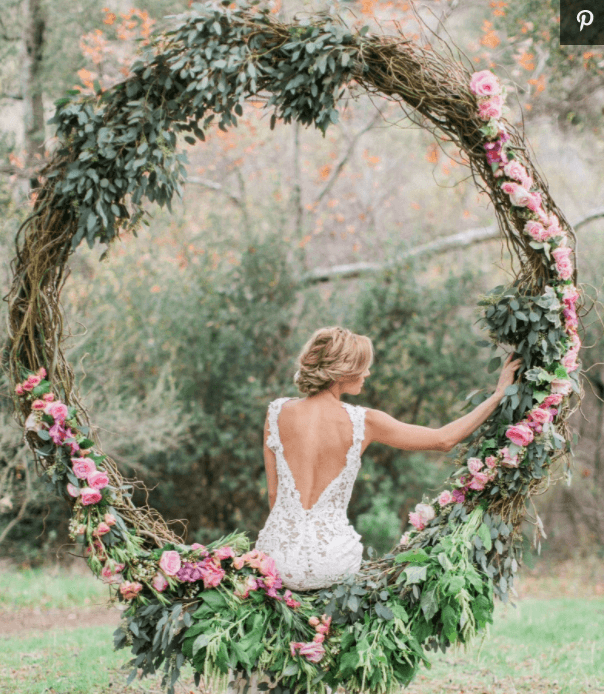 Floral Wreath Décor Ideas To Glamourize Your Weddings