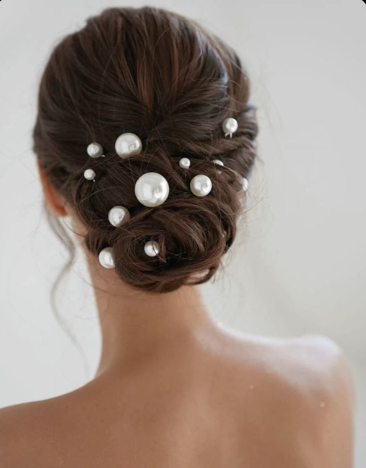 Polished Pearl's Hairstyle