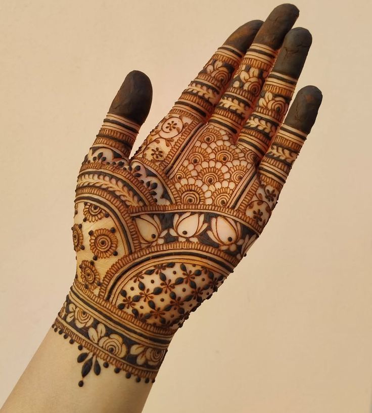 Mandala Half and Half Mehendi Design