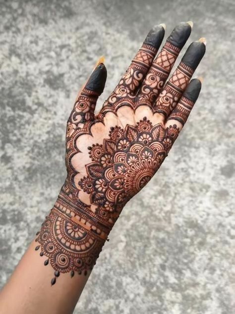 Mandala Half and Half Mehendi Design