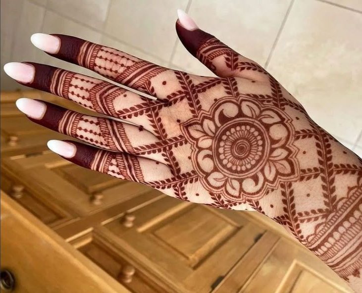 Mandala Mehndi Design With Jaal Work