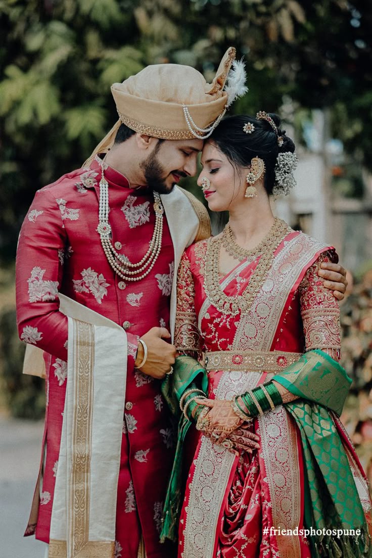 Couple Maharashtrian Wedding looks