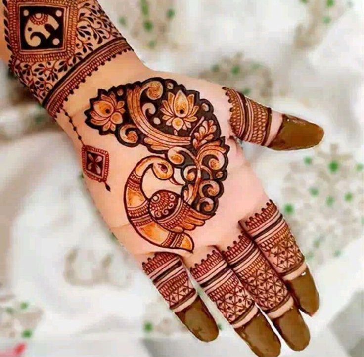 Easy and Beautiful Peacock Mehendi Design