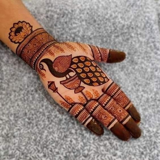 Trending Peacock Mehendi Design Ideas
