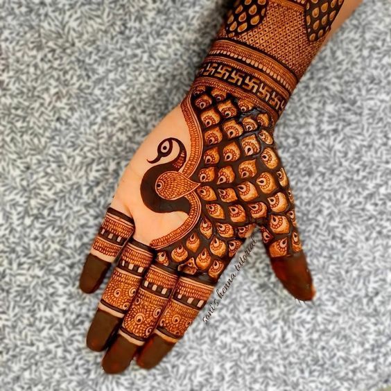 Trending Peacock Mehendi Design Ideas