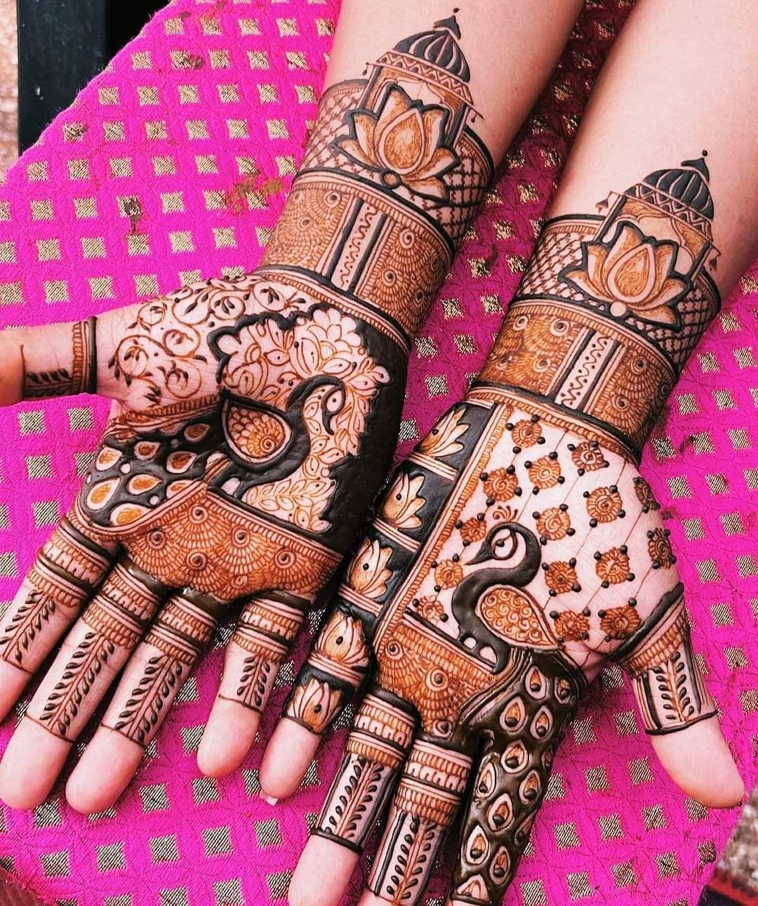 Trending Peacock Mehendi Design Ideas