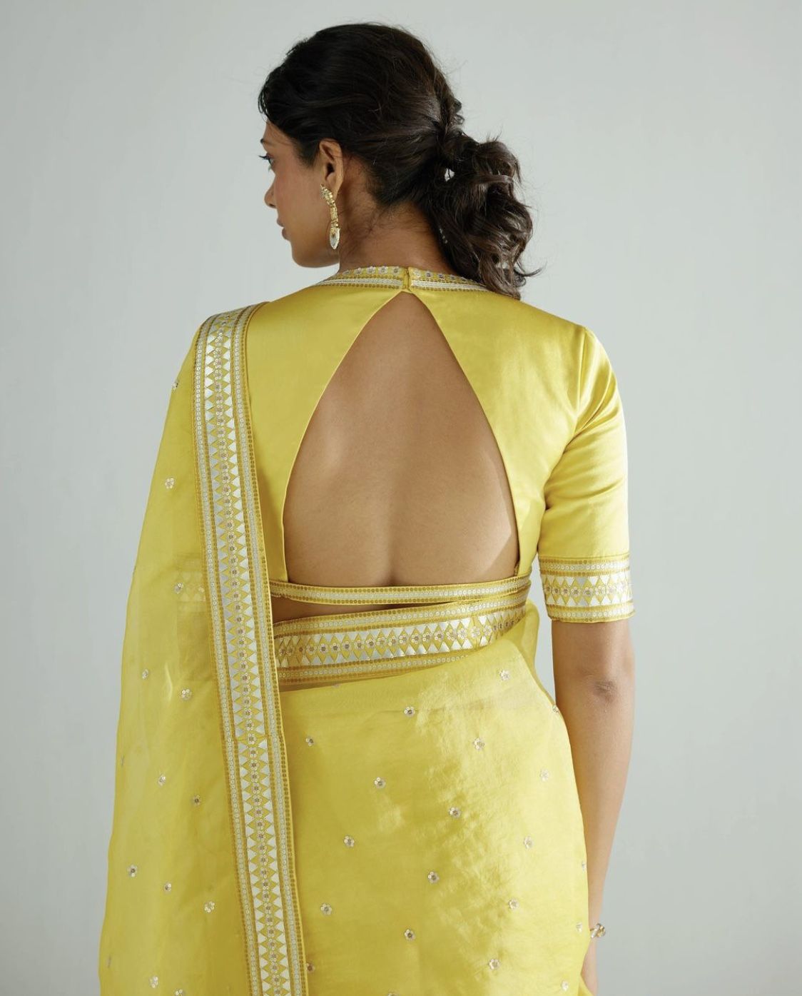 Backless Designs with Plunges