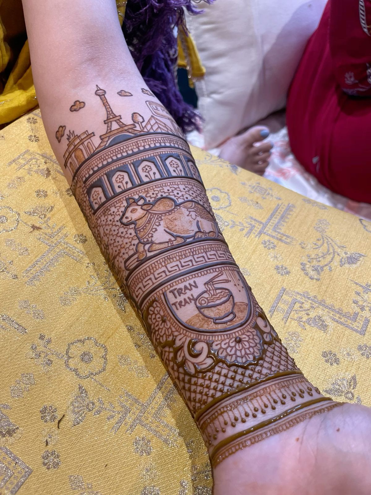 Mehndi Design Inspired by Your Love Story