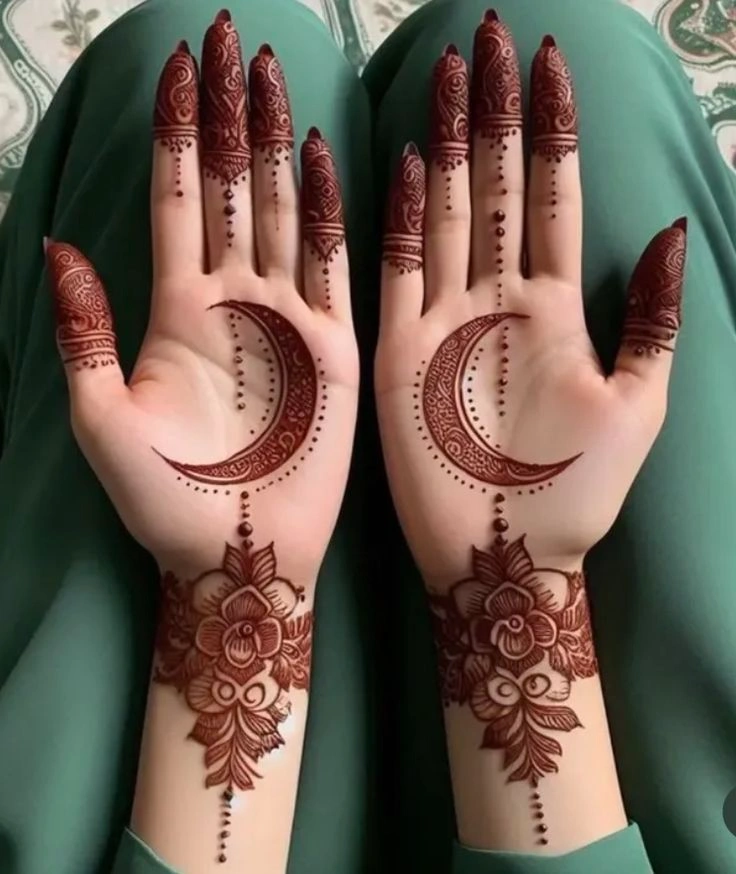 Moon Mehndi Design: Simple and Beautiful