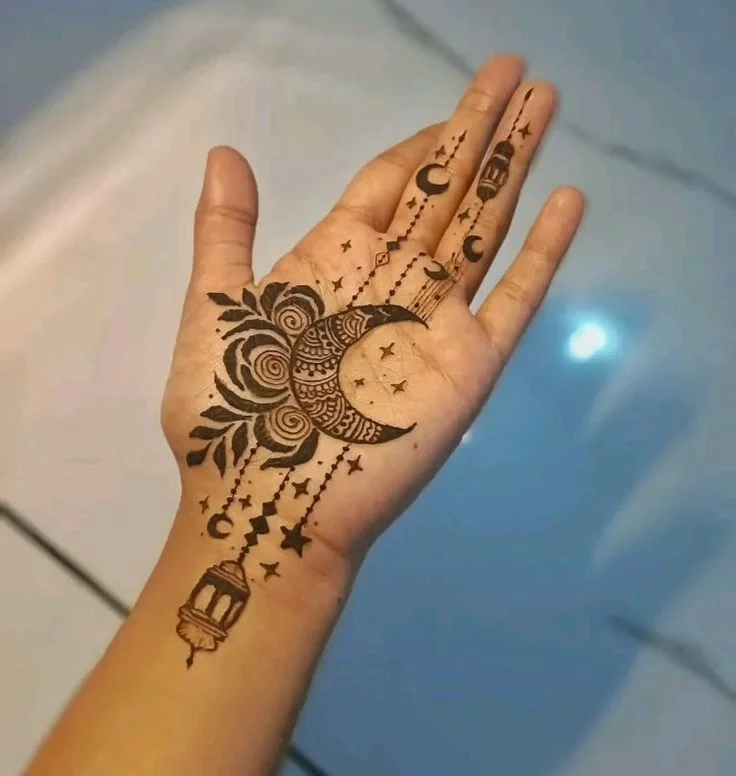 Simple Arabic Moon Mehndi Design