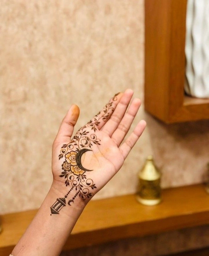 Trending and Simple Moon Mehndi Design